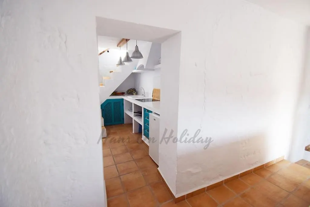 Calle Choruelo 26, Frigiliana Traditional 2 Bedroom Townhouse With Large Roof Terrace And Views Hansonholiday Rentals Spain