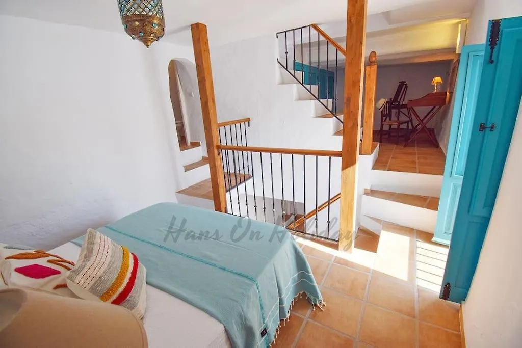 Holiday home Calle Choruelo 26, Frigiliana Traditional 2 Bedroom Townhouse With Large Roof Terrace And Views Hansonholiday Rentals