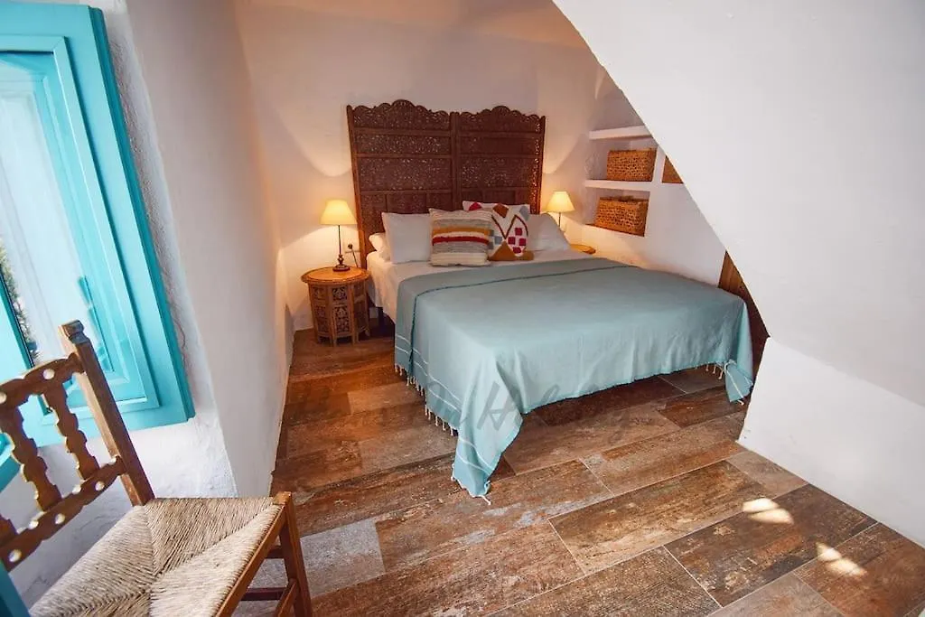 Calle Choruelo 26, Frigiliana Traditional 2 Bedroom Townhouse With Large Roof Terrace And Views Hansonholiday Rentals