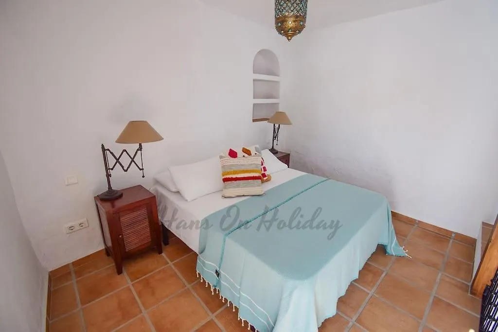 Holiday home Calle Choruelo 26, Frigiliana Traditional 2 Bedroom Townhouse With Large Roof Terrace And Views Hansonholiday Rentals Spain