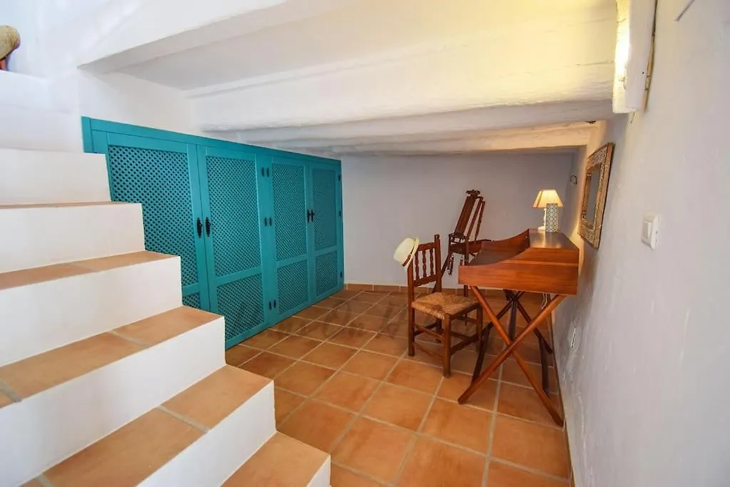 Holiday home Calle Choruelo 26, Frigiliana Traditional 2 Bedroom Townhouse With Large Roof Terrace And Views Hansonholiday Rentals