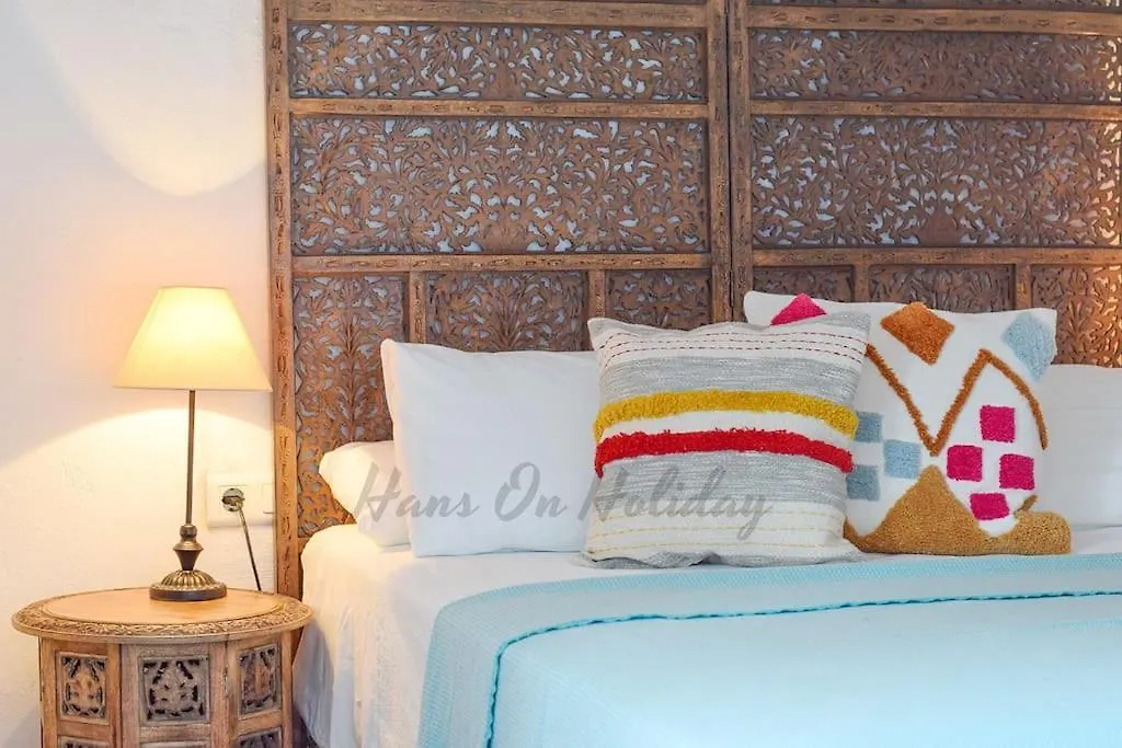Calle Choruelo 26, Frigiliana Traditional 2 Bedroom Townhouse With Large Roof Terrace And Views Hansonholiday Rentals 0*,  España